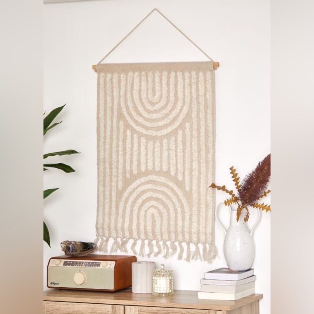 NWT Urban Outfitters Modern Hilo Tufted Wall Hanging